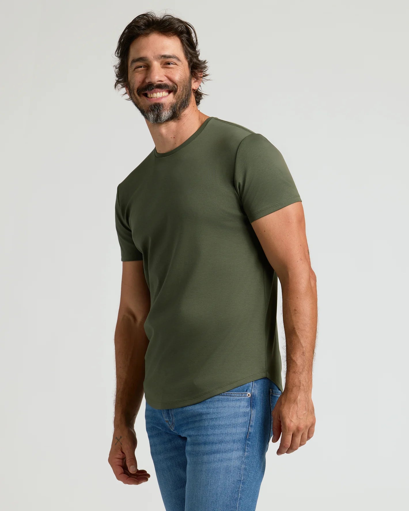 Pima‑t‑skjorte med rund hals og buet kant