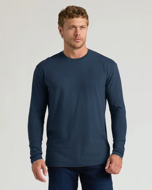 Klassisk langermet t-skjorte med rund hals